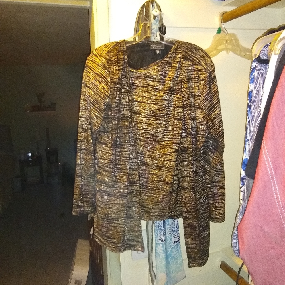 Attached jacket to blouse